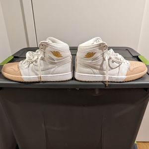 WOMENS JORDAN 1 MID (NO ORIGINAL BOX)